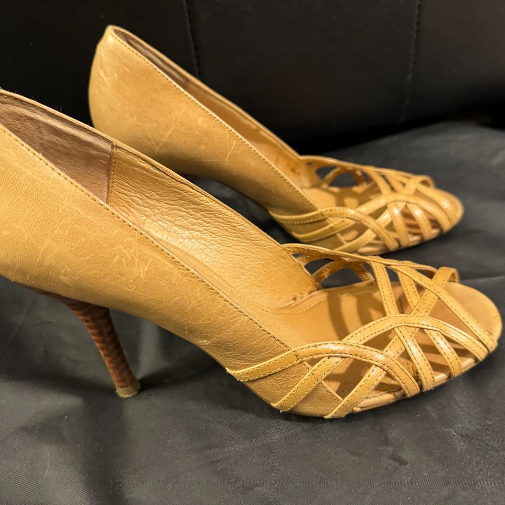 Steve Madden Tan Heels - Picture 2 of 7